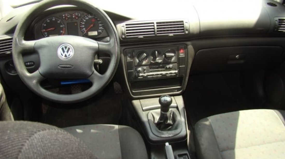 VW Passat 1.6 benzina 1997