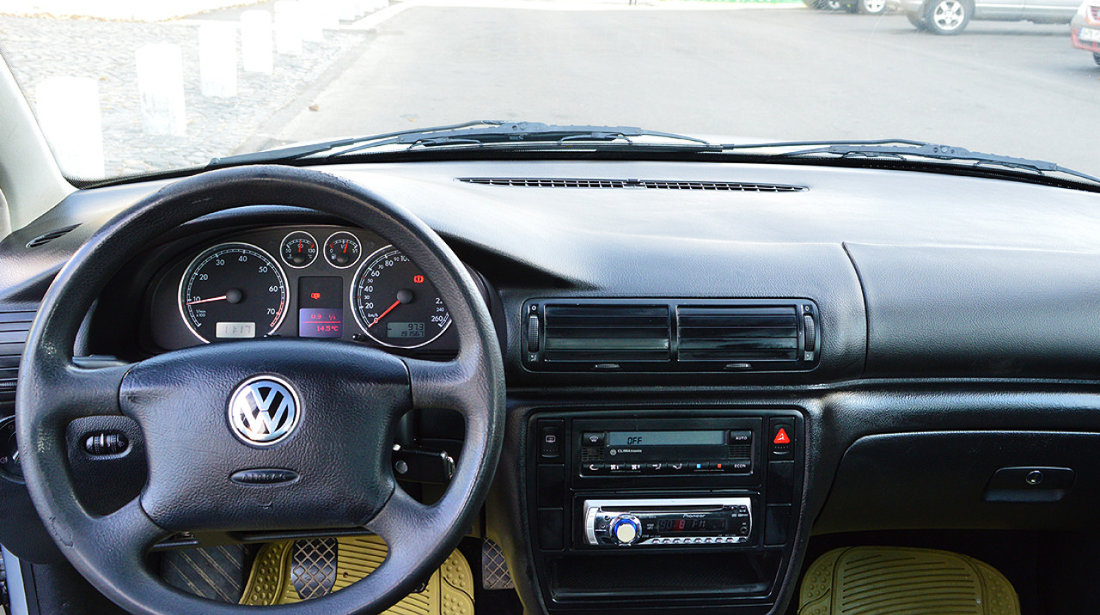 VW Passat 1.6 benzina 2001