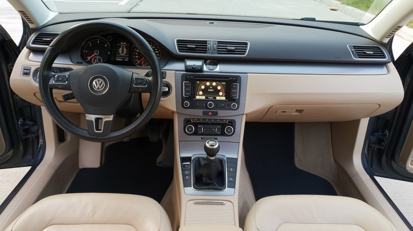 VW Passat 1,6 TDI 105 cp full options fab. 2011