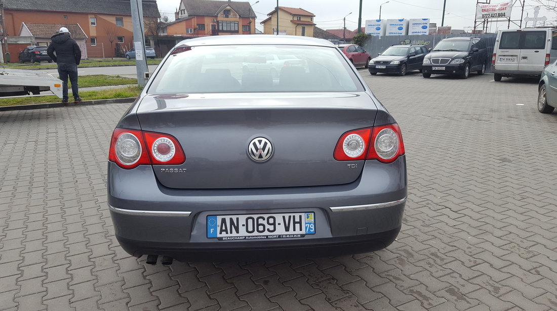 VW Passat 1.9 TDI 105 CP 5+1 VITEZE LIMUSINE 2006