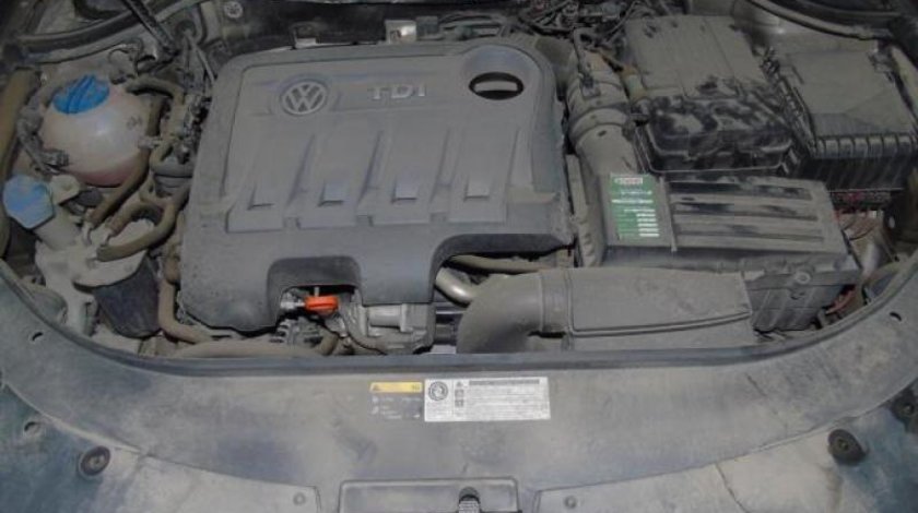 VW Passat 2.0 TDI BlueMotion Technology Highline 140 CP Start/Stop 2013