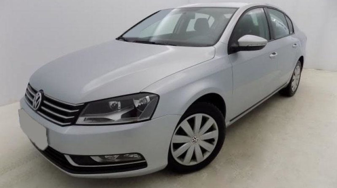 VW Passat 2.0 TDI BlueMotion Technology Trendline 140 CP Start/Stop 2012