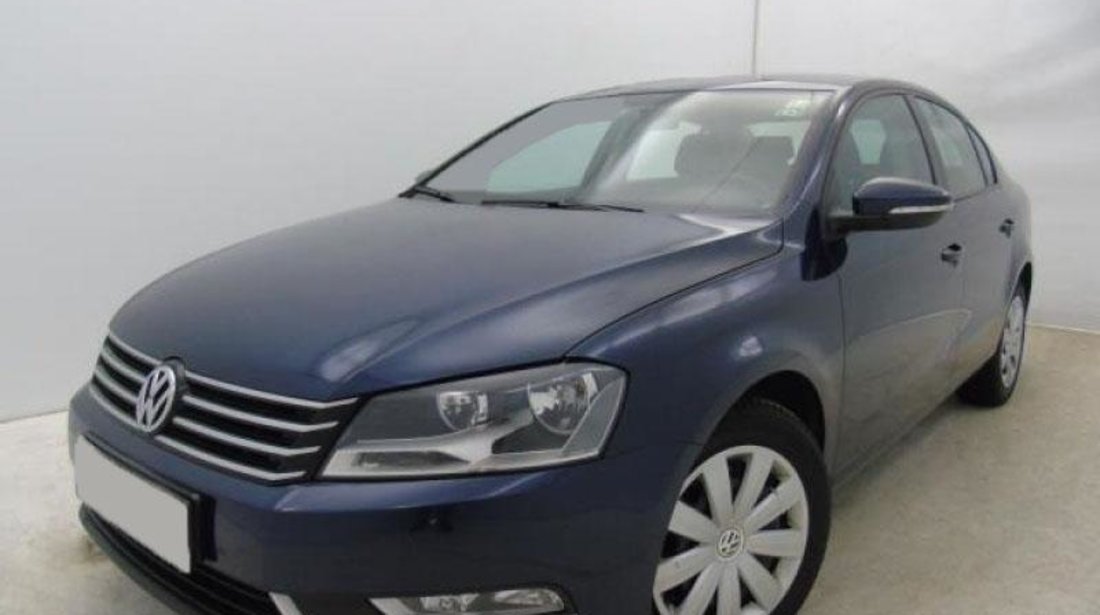 VW Passat 2.0 TDI BlueMotion Technology Trendline 140 CP Start/Stop 2013