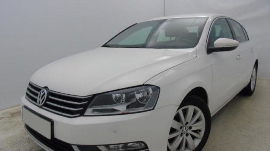 VW Passat 2.0 TDI BlueMotion Technology Comfortline 140 CP Start/Stop 2013