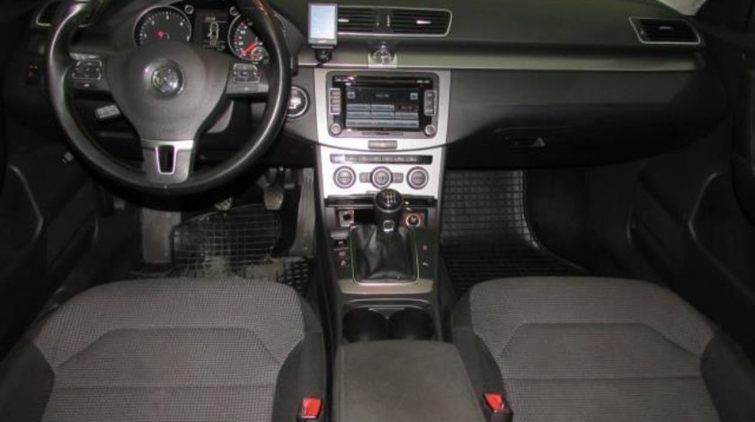 VW Passat Comfortline BlueMotion 2.0 TDI 140 CP M6 2012