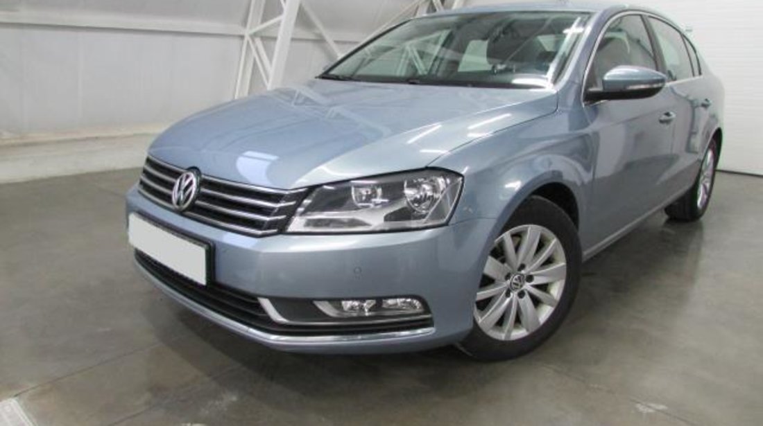 VW Passat Comfortline BlueMotion 2.0 TDI 140 CP M6 Start&Stop 2012