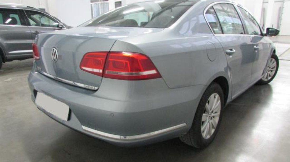 VW Passat Comfortline BlueMotion 2.0 TDI 140 CP M6 Start&Stop 2012