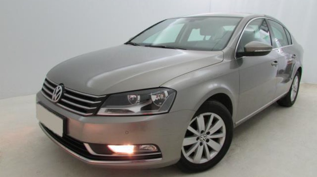 VW Passat Comfortline BlueMotion Tehnology 1.6 TDI 105 CP M6 Start&Stop 2012