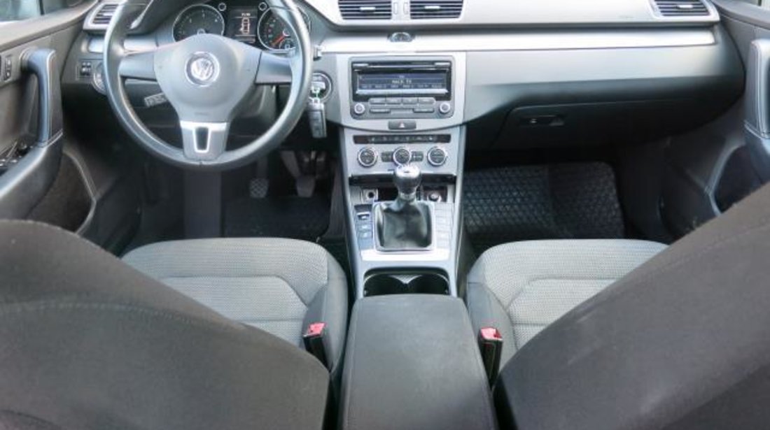 VW Passat Comfortline BlueMotion Tehnology 1.6 TDI 105 CP M6 Start&Stop 2012