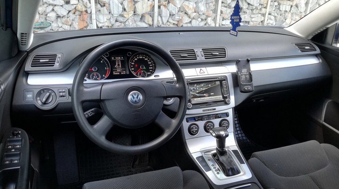 VW Passat FULL 2009