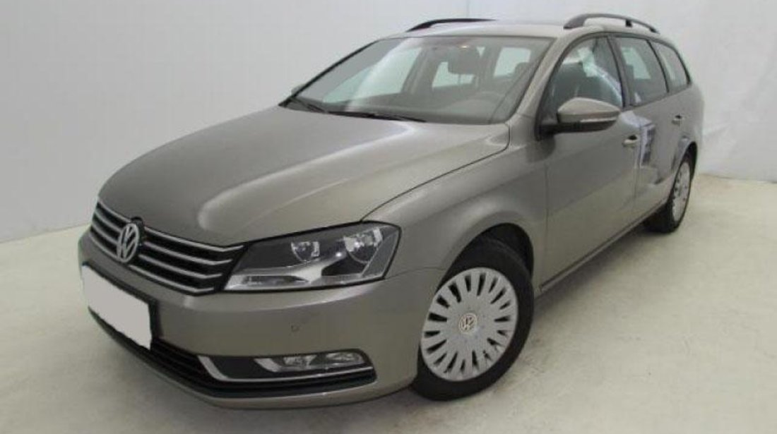 VW Passat Variant 1.6 TDI BlueMotion Technology Trendline 105 CP Start/Stop 2012