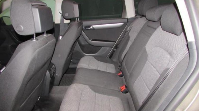 VW Passat Variant 2.0 TDI BlueMotion Technology Comfortline 140 CP Start/Stop 2012