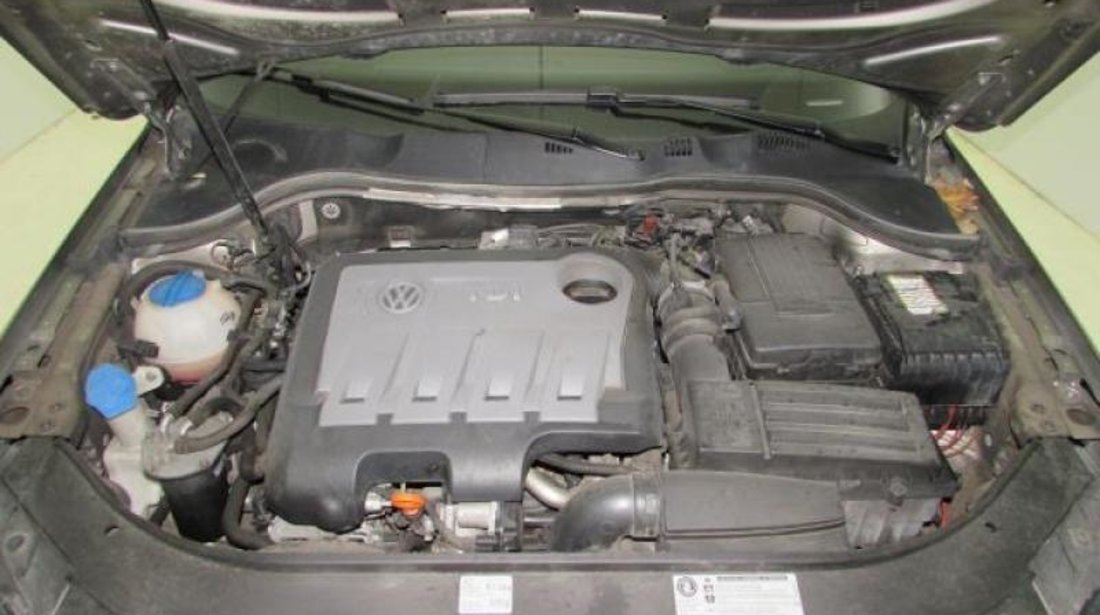 VW Passat Variant 2.0 TDI BlueMotion Technology Comfortline 140 CP Start/Stop 2012