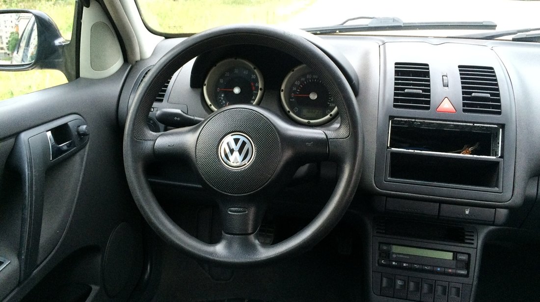 VW Polo 1.4 Benzina 16 V 2001