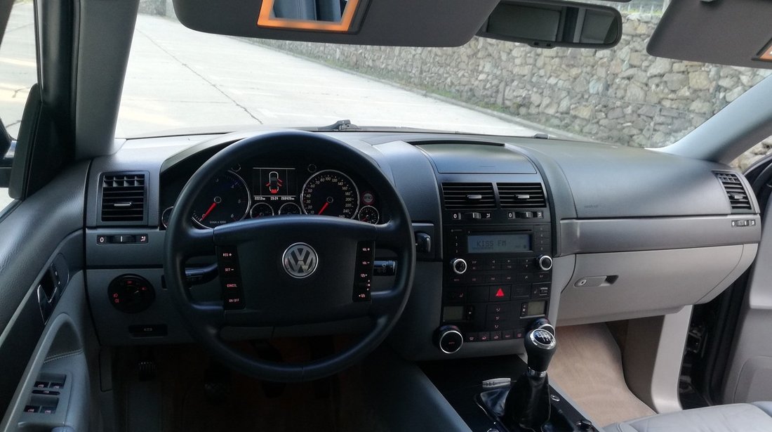 VW Touareg 2.5 TDI = MANUAL 2005