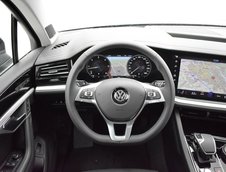 VW Touareg mai scump decat S-Class