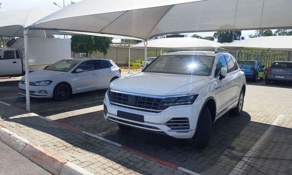 VW Touareg necamuflat