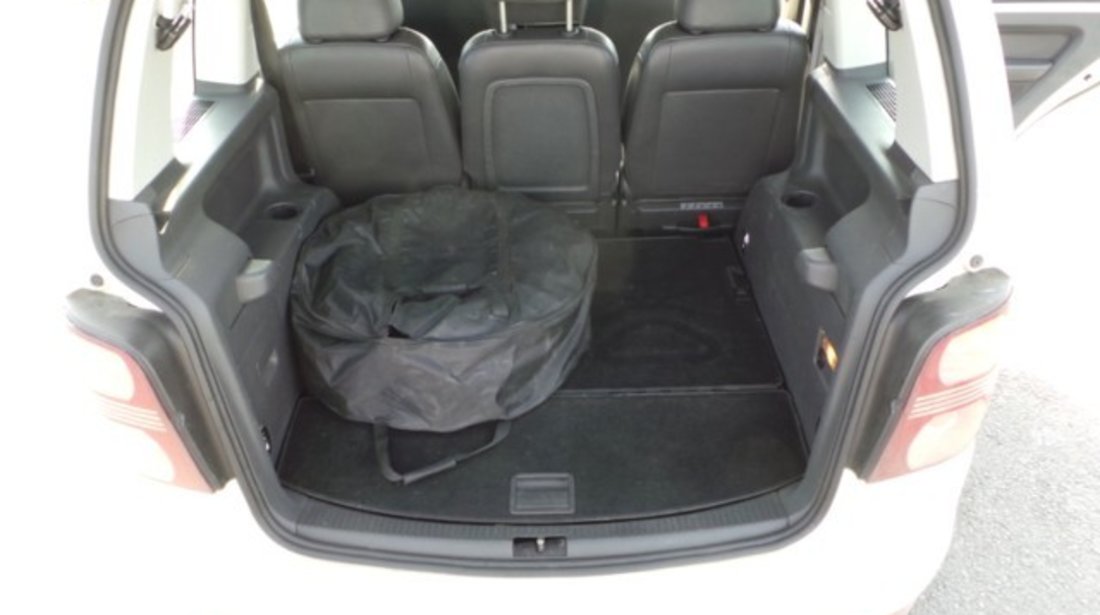 VW Touran 1.9TDI Automatic DSG 2010