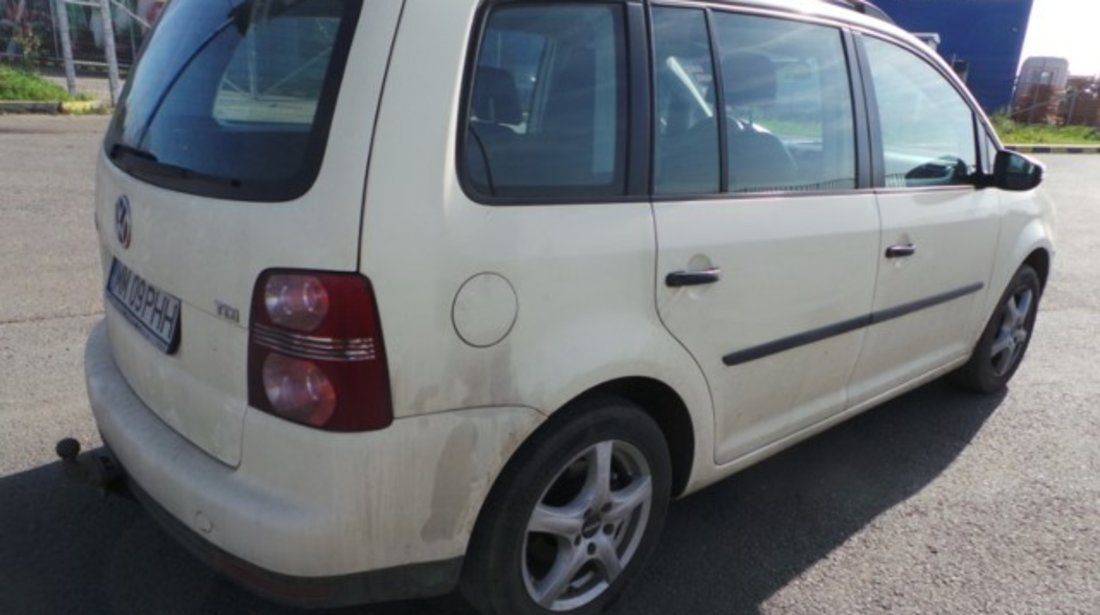 VW Touran 1.9TDI Automatic DSG 2010