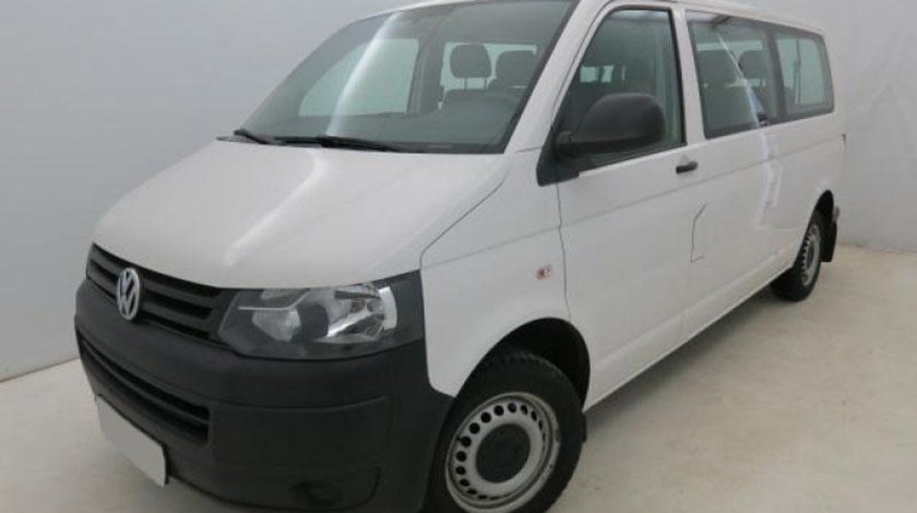 VW Transporter Kombi 8+1 locuri 2.0 TDI 140 CP LWB 2014