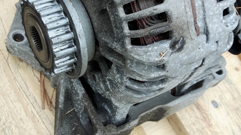 VW Transporter T5 ALTERNATOR Dezmembrari 070903024A 150 A