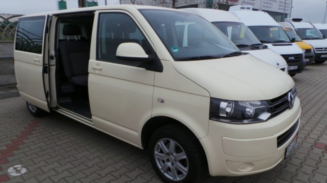 VW Transporter T5 CARAVELLE 2011