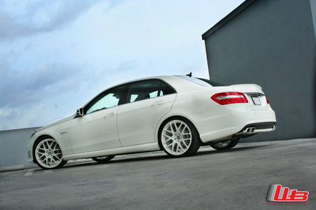 White Star: Mercedes E63 AMG & HRE P40