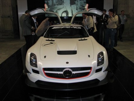 Wings Up: Mercedes SLS AMG GT3 este aici!
