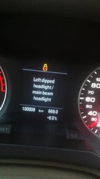 Xenonul de pe stanga de la un Audi A4 B8, isi diminueaza intensitatea, apoi se stinge, e xenon-ul stricat ?