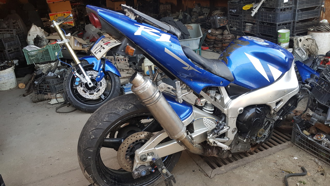 Yamaha R1 2001