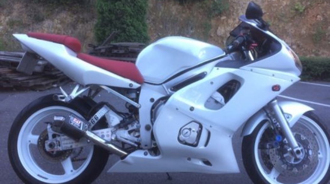 Yamaha R6 2002  Impecabil estetic și mecanic toate actele