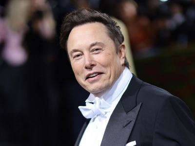 Nervii lui Elon Musk pușcă: Tesla a...