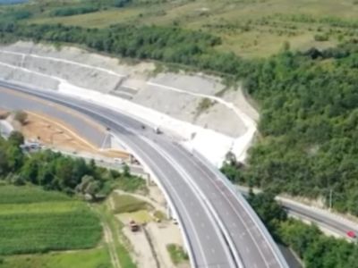 VIDEO| Se construiește 'autostrada...